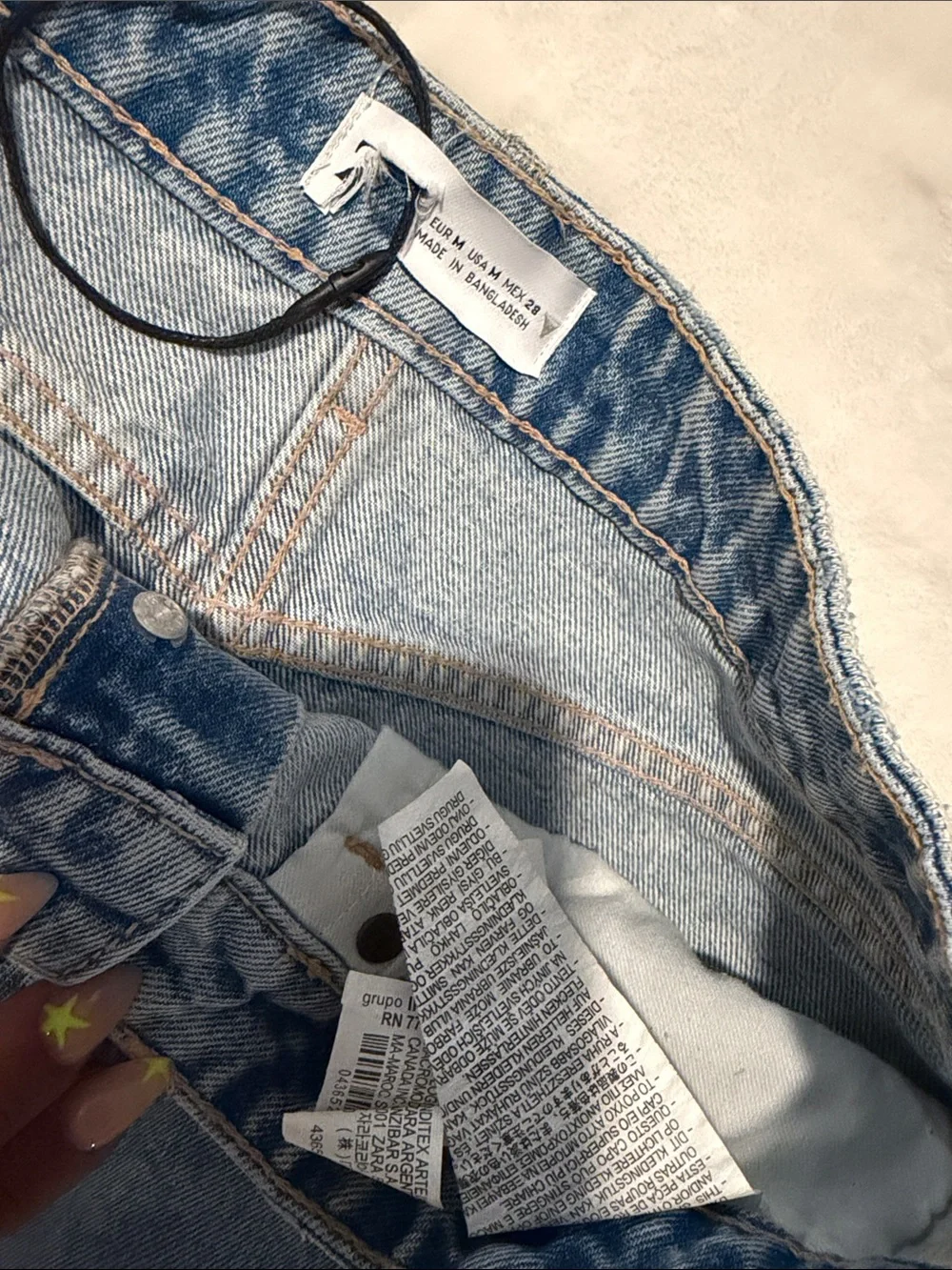 💙 Zara Distressed Denim Mini Skirt – NWOT SIZE MEDIUM